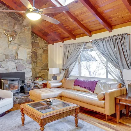 Woodsy Cabin On Strawberry Creek - Steps To Town!